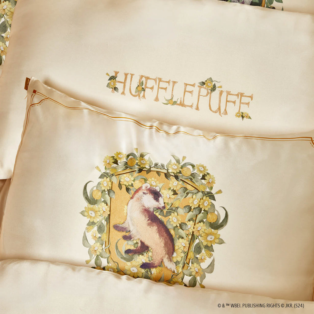 Kitsch x Harry Potter Satin Pillowcase in Hufflepuff 4 Pack